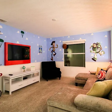 Themed 5Bd Home Movie And Game Room 4726